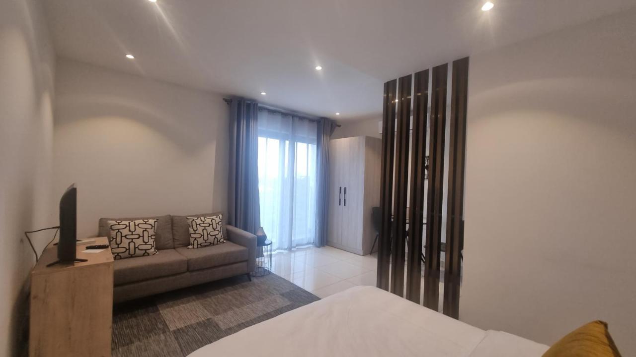 The Lennox Suites By Cozy Accra Buitenkant foto