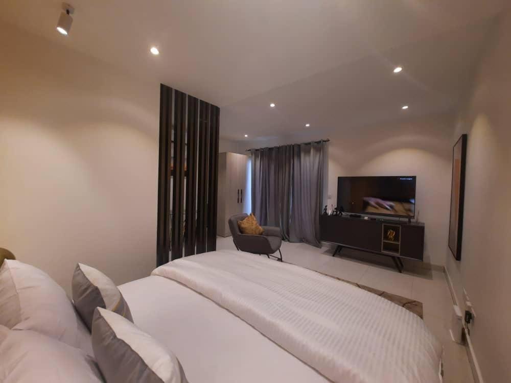 The Lennox Suites By Cozy Accra Buitenkant foto